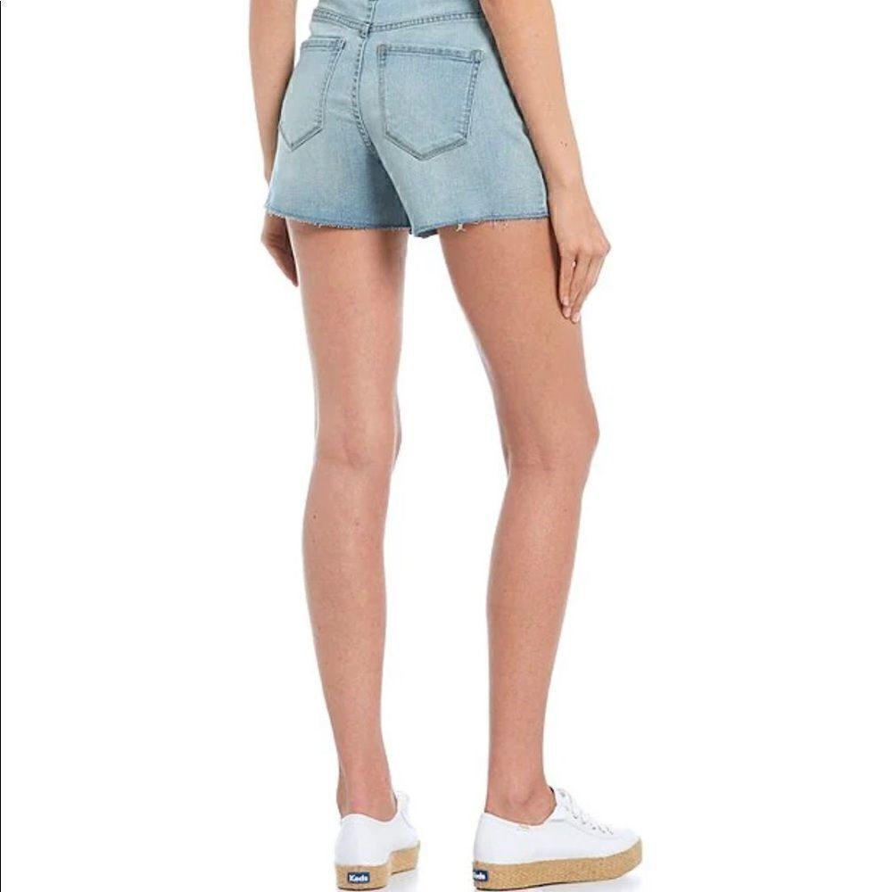 NWOT Frayed High Rise Denim Short Frayed Hem Light Wash Zip Up - Picture 2 of 7